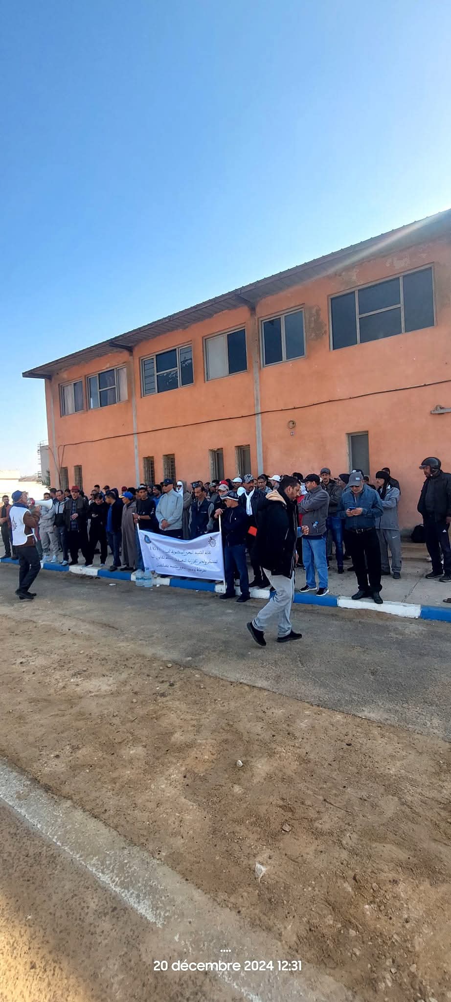 بحارة ميناء طانطان يحتجون على قرارات شركة للصيد البحري