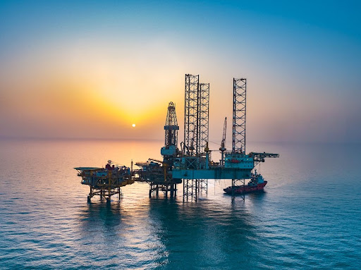 اكتشاف حقل نفط ضخم بسواحل طانطان وسيدي إفني وطرفاية