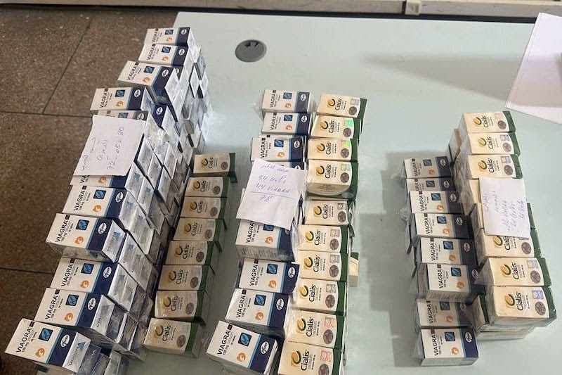 حجز أزيد من 5 الاف قرص “فياغرا” بمطار العيون قادمة من تركيا