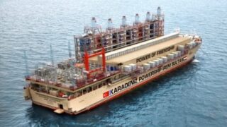 المغرب يدرس خيار السفن التركية لتوليد الكهرباء كحل مؤقت