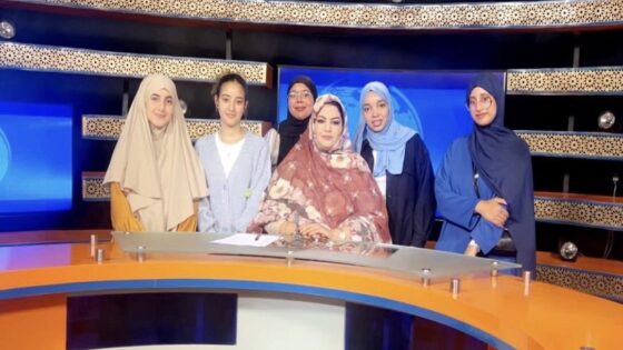 قناة العيون تفتح أبوابها لطلبة الإعلام في تدريب حول التقديم التلفزيوني